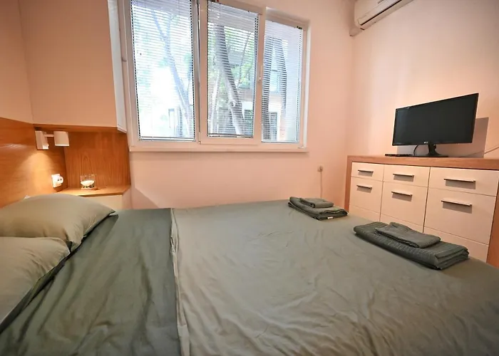 Modern 2-bedroom With Parking