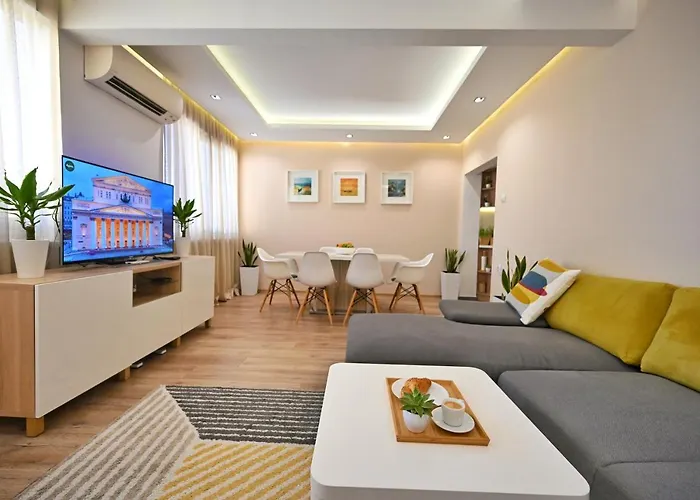 דירה Modern 2-bedroom With Parking *