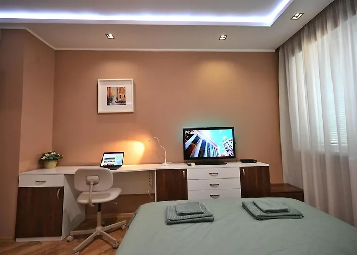 Modern 2-bedroom With Parking